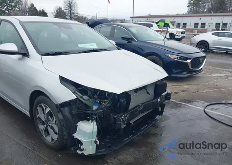 2020 Kia Forte Lxs z USA, uszkodzony, nr VIN 3KPF24AD8LE213920
